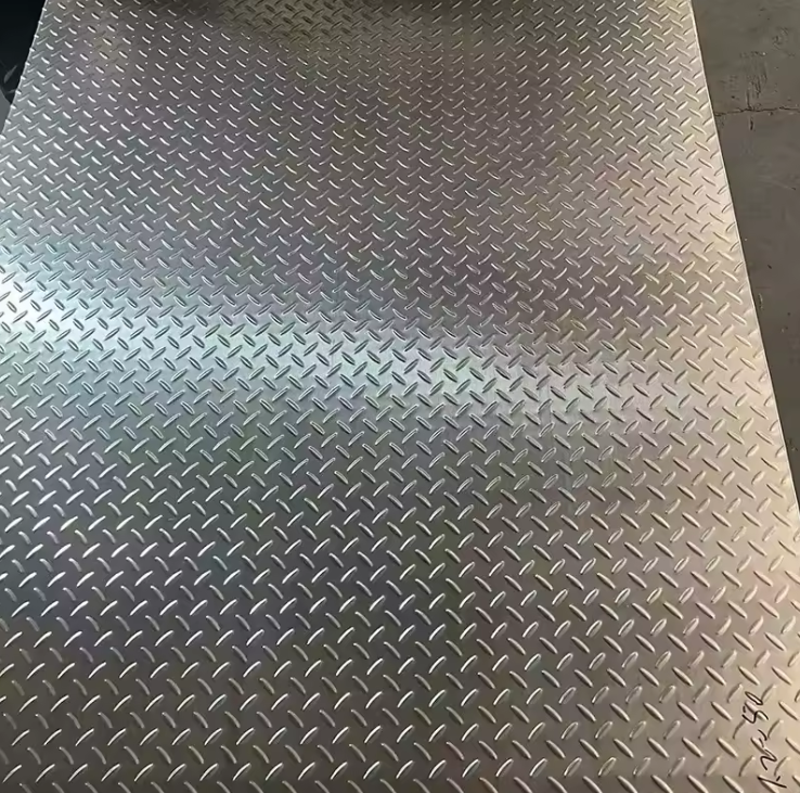 High Quality 0.15–12mm Embossed 304 240 Stainless Steel Checkered Plate ASTM Standard