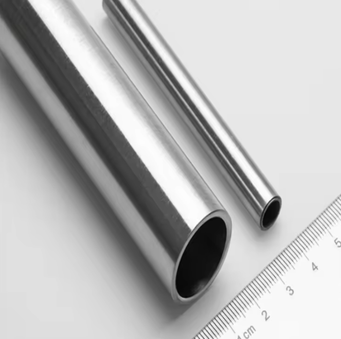 304/304L Stainless Steel Tube Bright Polished Surface | Seamless & Welded Pipe for Industry Use