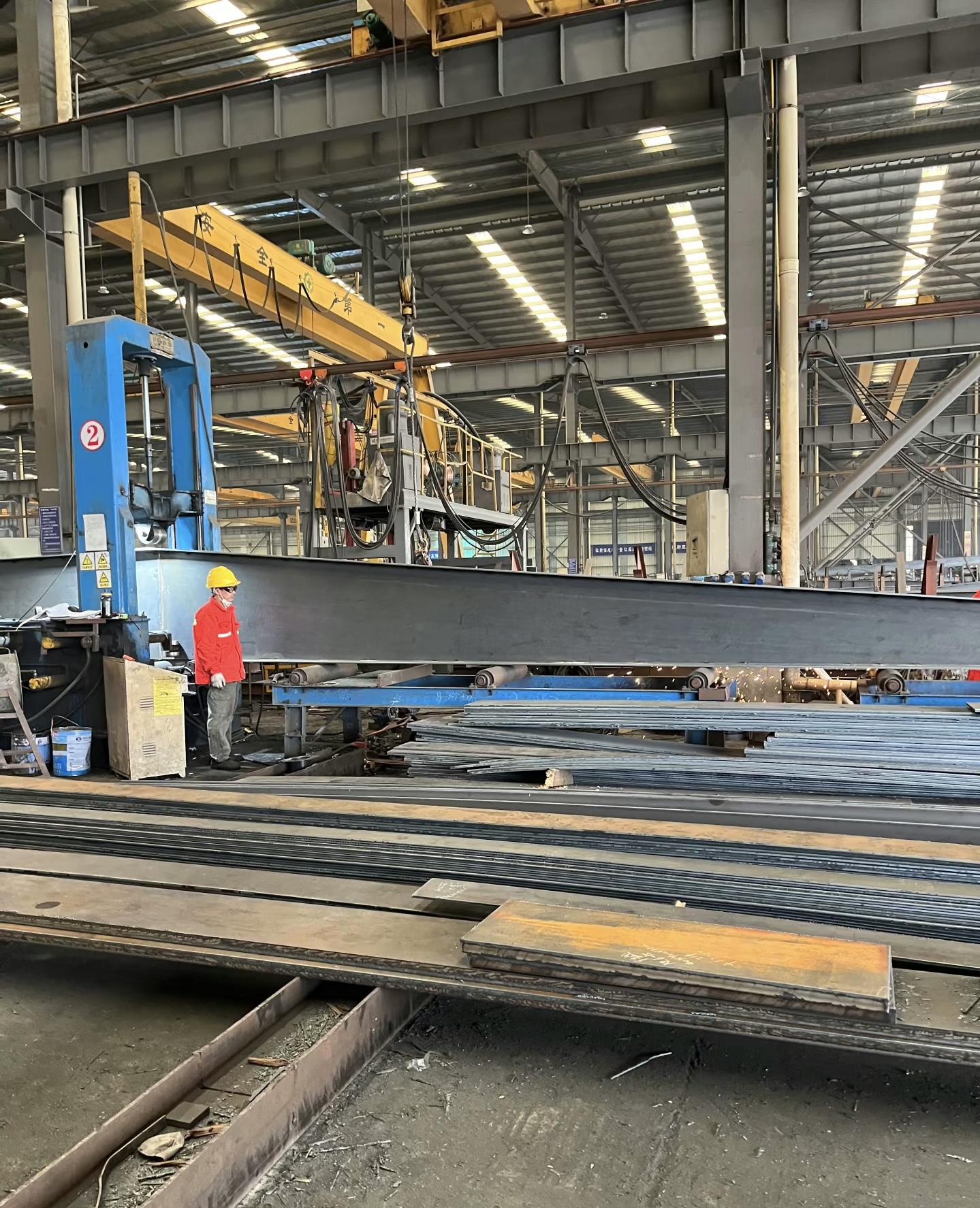 steel manufacturing process operated by experienced workers at HaiHong Steel