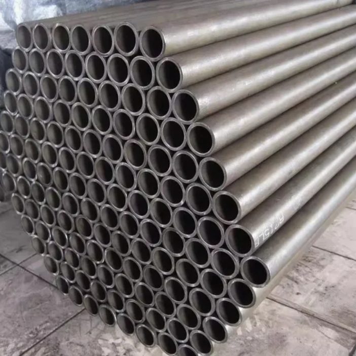 8mm Seamless Carbon Steel Round Pipe for Fluid Transportation | Manufacturer