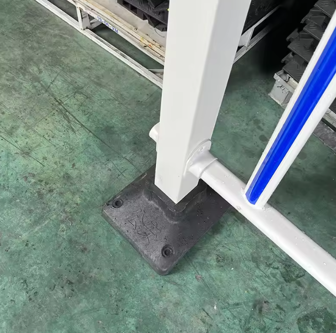 Galvanized Steel Traffic Guardrail Driveway Road Safety Barrier System