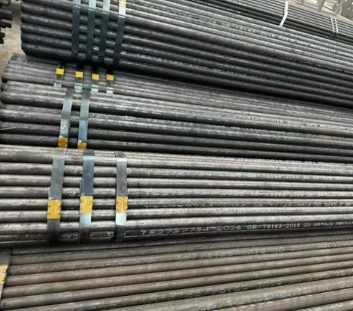 8mm Seamless Carbon Steel Round Pipe for Fluid Transportation | Manufacturer